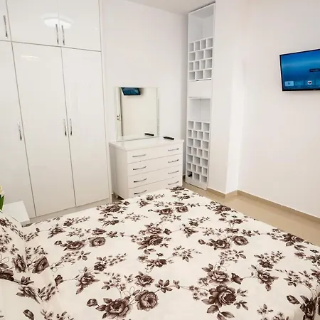 Apartment Rusi Sarande