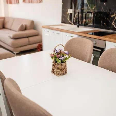 Apartment Rusi Sarande