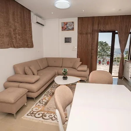Apartment Rusi Sarande