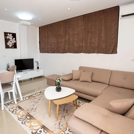 Rusi Apartment