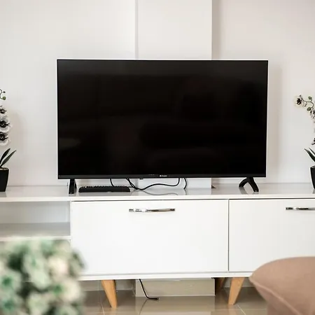 Rusi Apartment Sarande